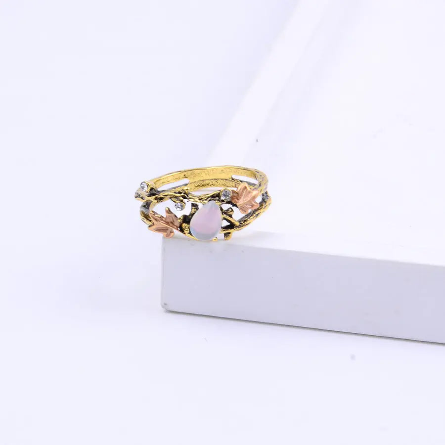 Vintage Fashion Golden Branch Maple Leaf Ring Retro Creative Women's
