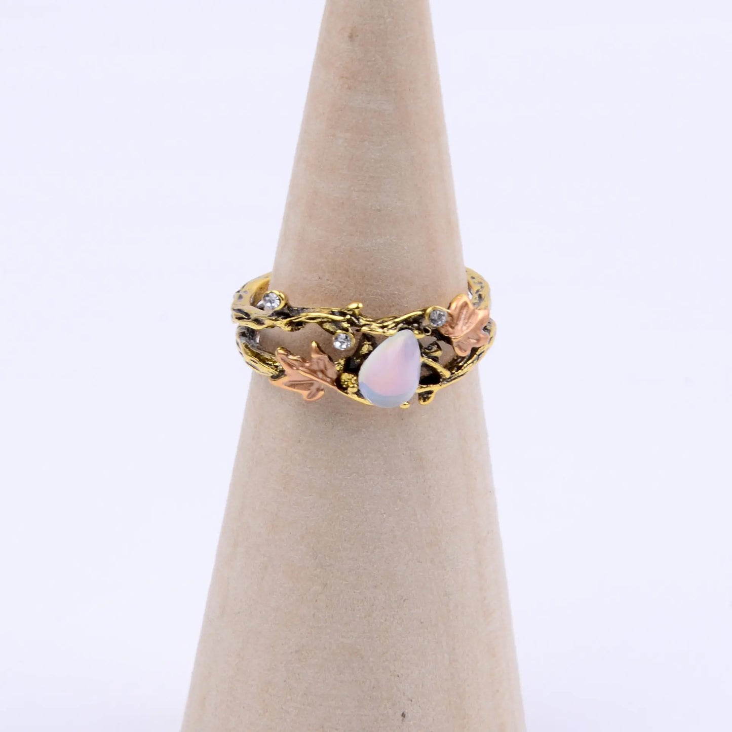 Vintage Fashion Golden Branch Maple Leaf Ring Retro Creative Women's