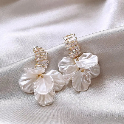 C- Ring Shell Tassel Delicate Earrings Women -   0