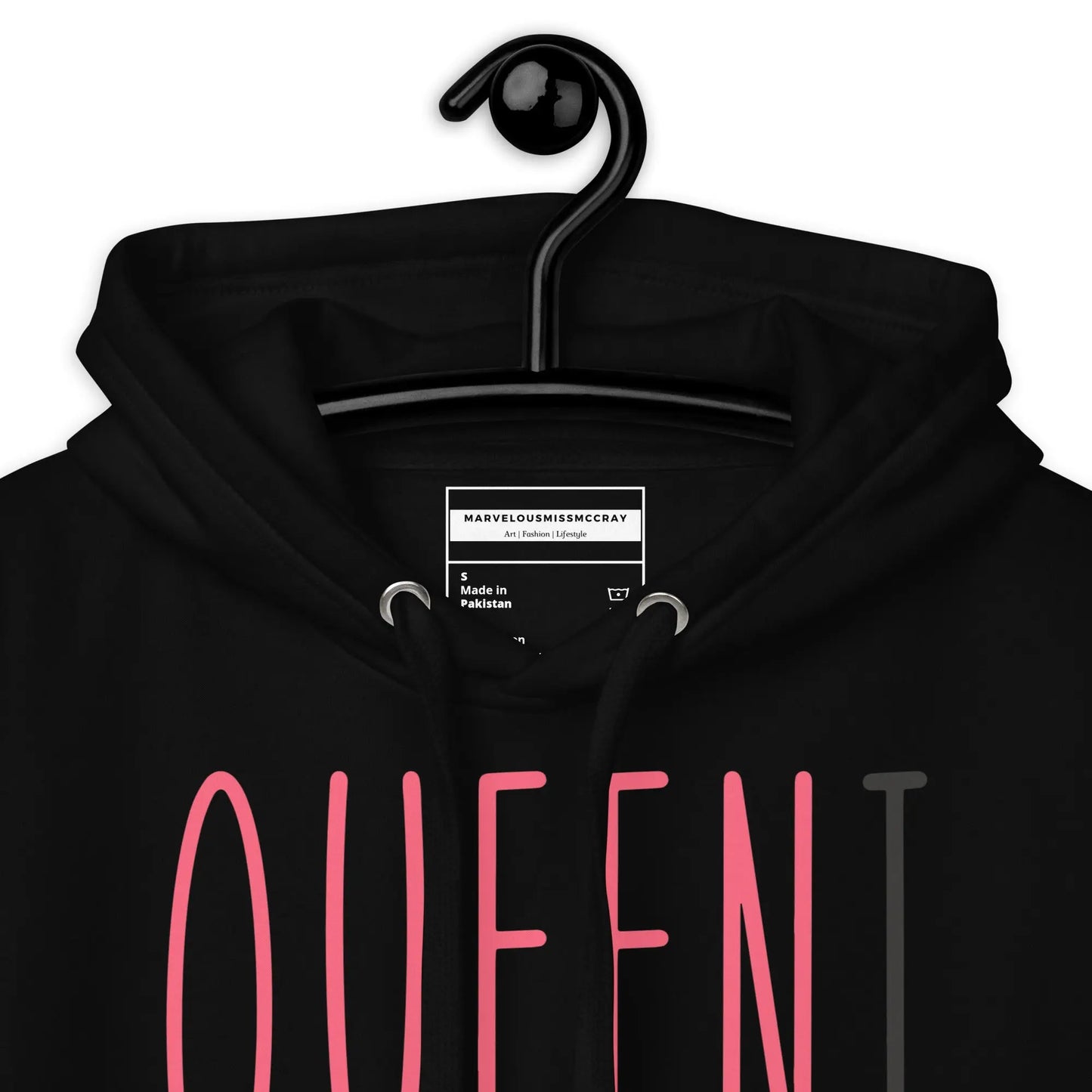Queeni McHeart - Unisex-Kapuzenpullover -   Hoodies, Pullover, Jacken, Sweatpants, Jogginghosen, Hosen #